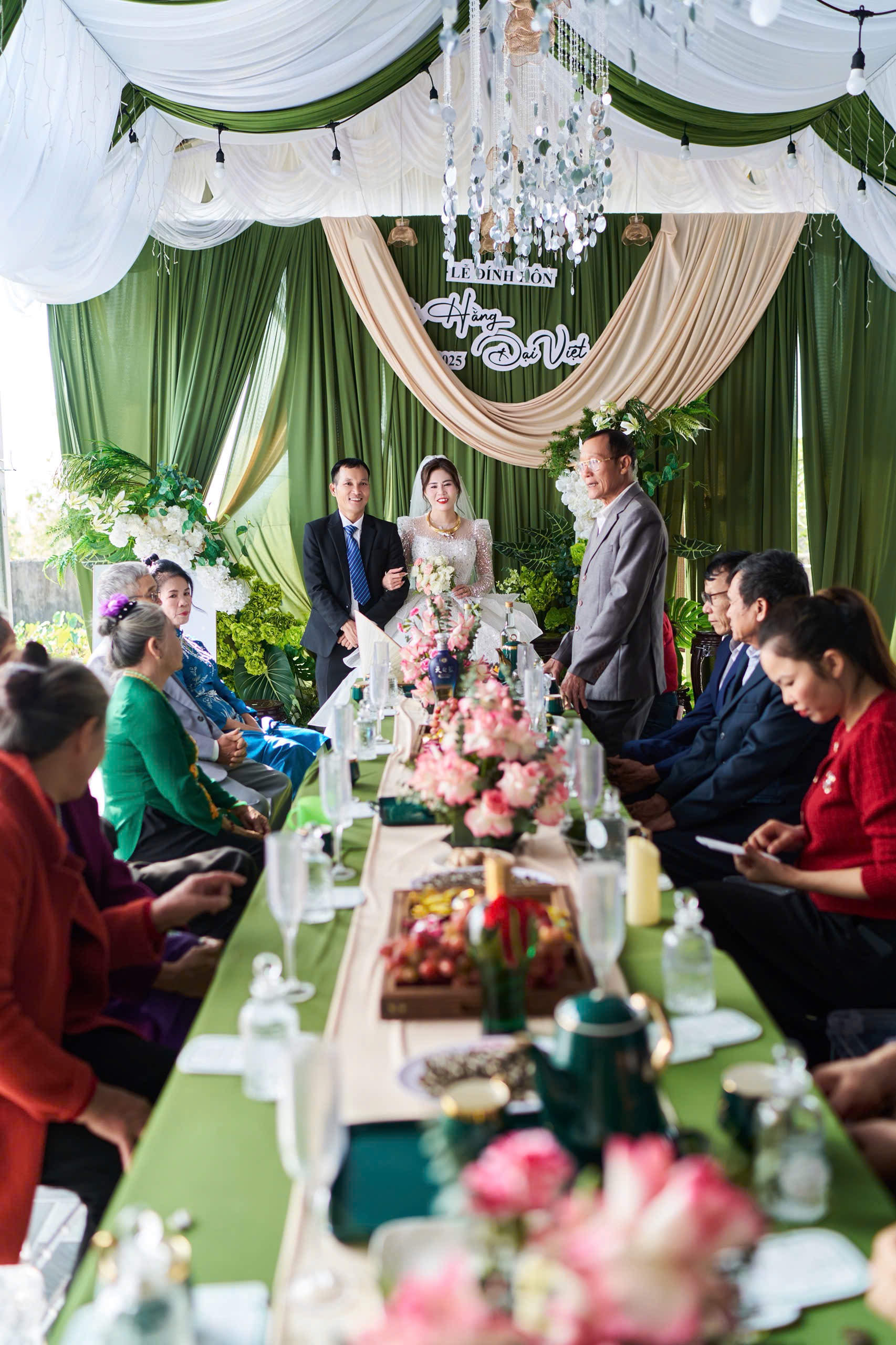 Gia tiên Tone Rêu 1